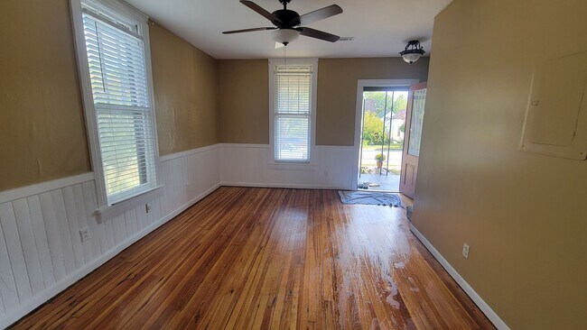 Building Photo - 803/805 MA - BEE