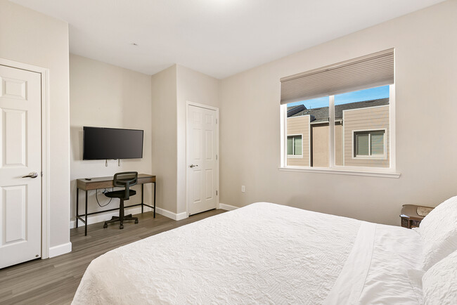 Building Photo - 3163 Sterling Ridge Cir