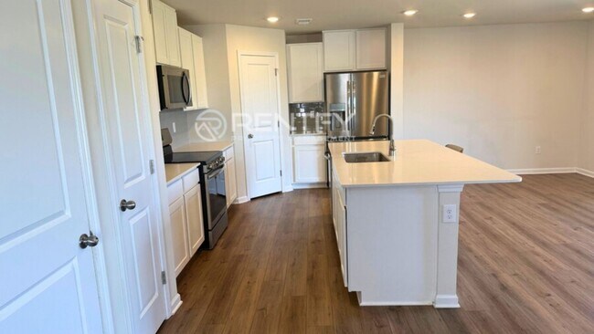 Building Photo - 2802 Legacy Rdg Ln