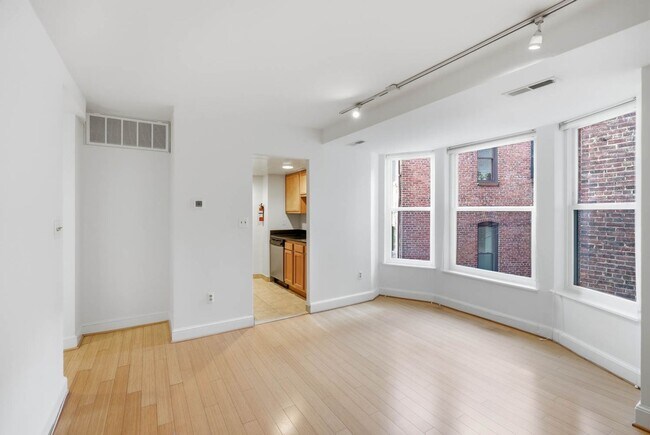 Building Photo - 1115 12th St NW