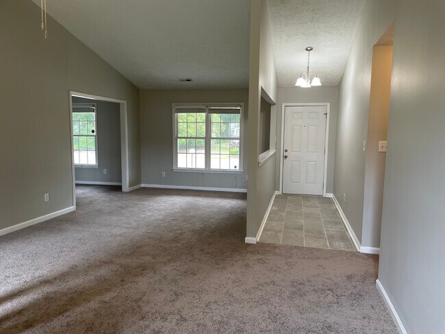 Sala de estar/Recibidor - 5503 Heather St