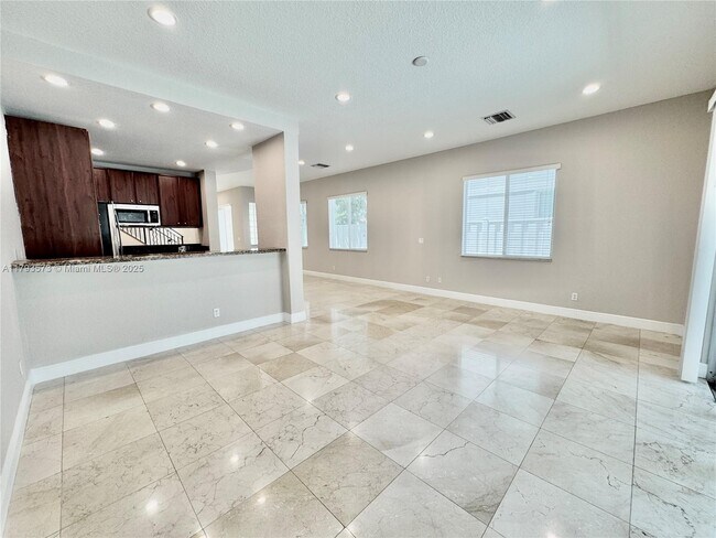 Foto del edificio - 504 SW 4th Ave