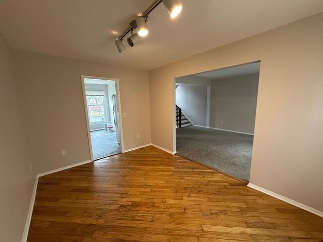 Building Photo - Nice Townhome within Heart of Blacksburg/Prices Fork