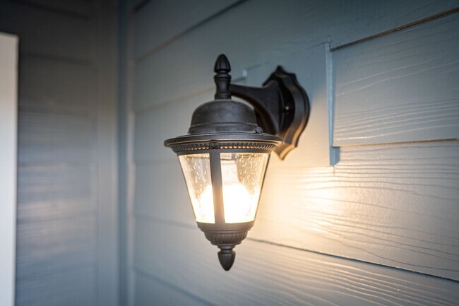 Foto del edificio - Beautiful 3/2 Energy Efficient 1 Story Att...