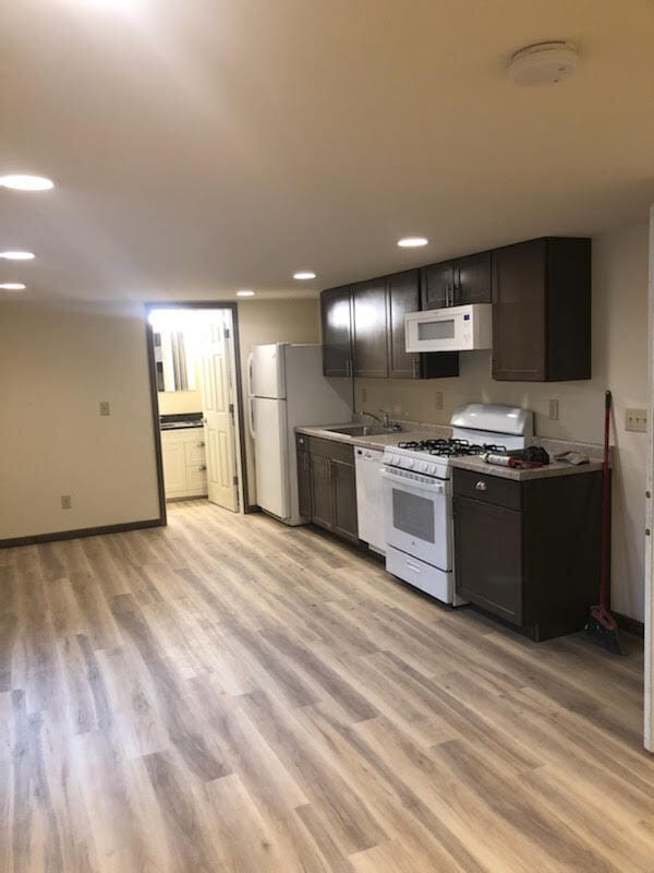 Building Photo - 421 Kungs Way