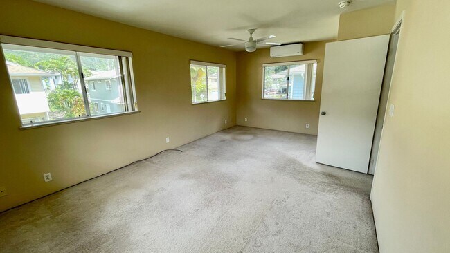 Foto del edificio - PET FRIENDLY 3 Bed/ 2.5 Bath Home with PV for LOW Electricity in Mililani!!