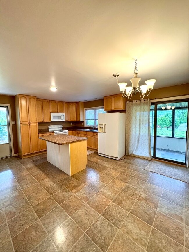 Building Photo - Single Family Home for Rent