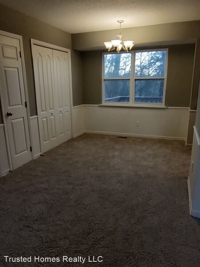 Foto del edificio - 3 br, 2 bath House - 4830 Angel Blvd