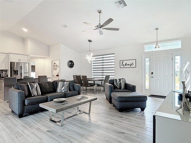 Foto del edificio - 202 Long Meadow Ln S