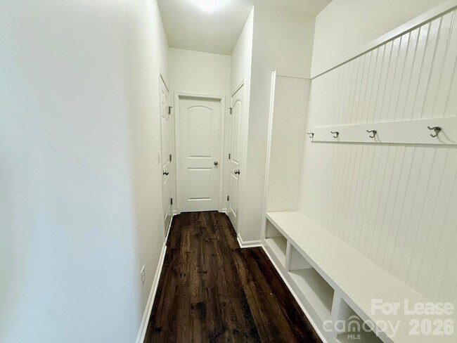 Foto del edificio - 4909 Grace View Dr