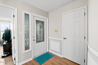 Building Photo - 215 Ballyshannon St