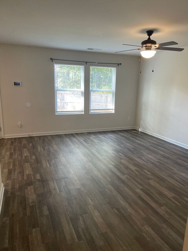 Building Photo - Cul-de-sac Home