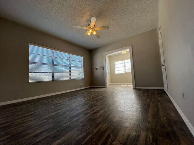 Building Photo - 163 Ave A SE