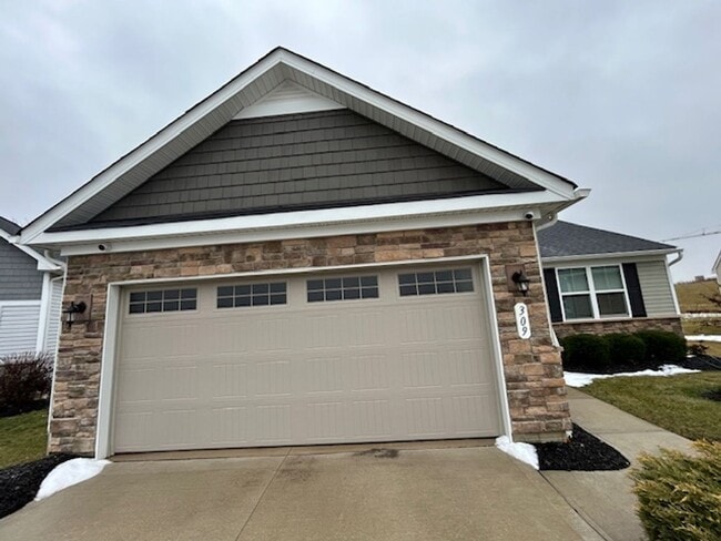 Foto del edificio - 2 Bed- 2 Bath + Dedicated Home Office - Single Family Home in Amherst