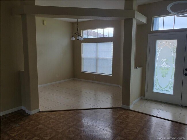 Foto del edificio - 1431 SW Hackensack Ave
