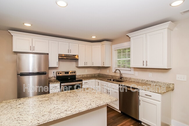 Foto del edificio - 2569 33rd Ave NE