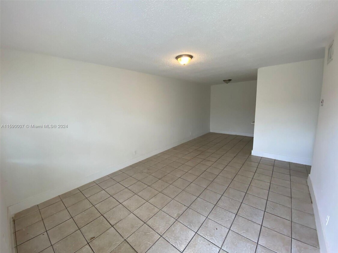 5200 NW 18th Pl Unit 5200, Lauderhill, FL 33313 Room for Rent in