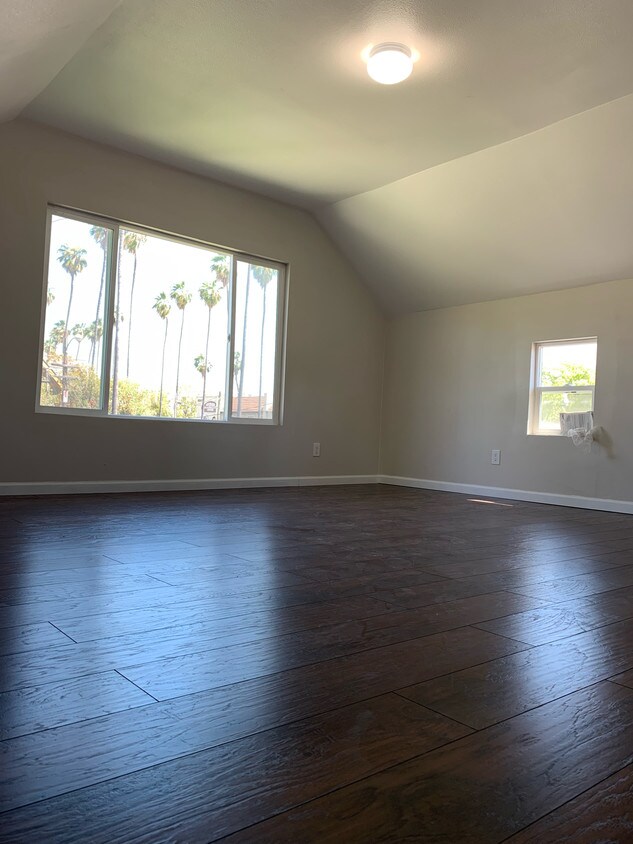 Foto principal - 4079 Almond St