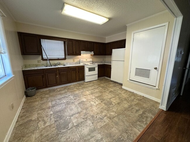 Building Photo - 410 N Joplin, Apt 1-4