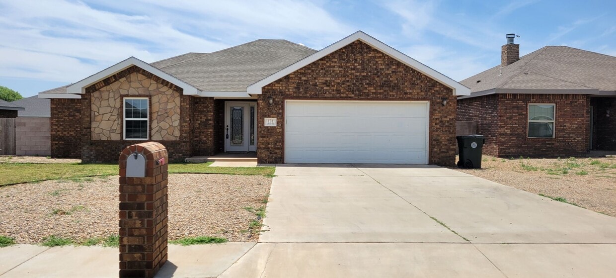 Primary Photo - ALMOND TREE RANCH SPECTACULAR NEWER HOME