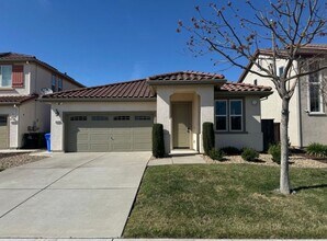 Building Photo - 10480 Fossil Way