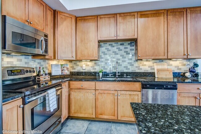 Foto del edificio - 525 W Lakeside Dr
