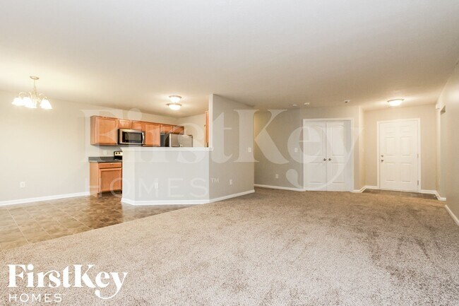 Foto del edificio - 8126 Oakley Ln