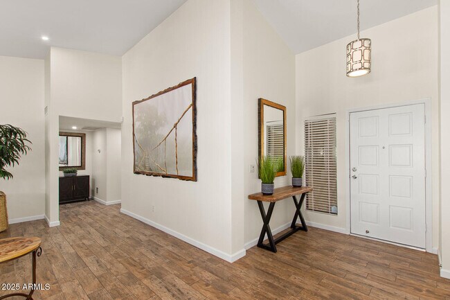 Foto del edificio - 15640 N 55th St