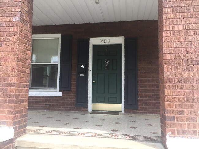 Foto del edificio - 704 10th Ave