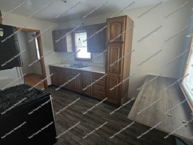 Foto del edificio - Three Bedroom Ranch