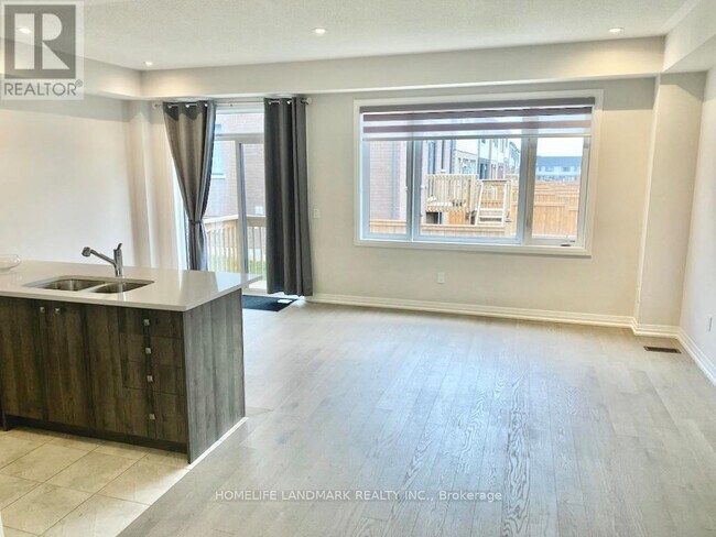 Photo du bâtiment - 109 Yale Dr