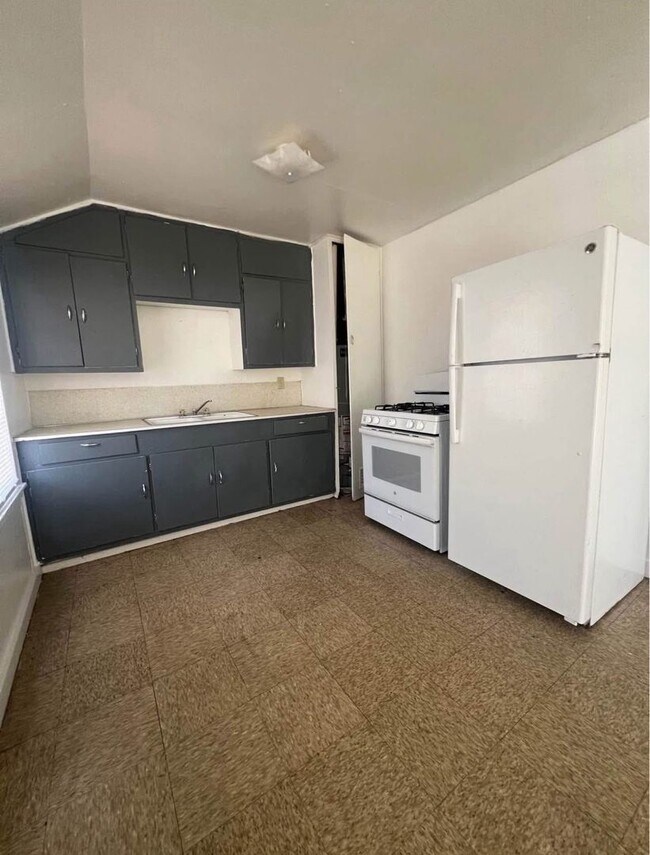 Foto del edificio - 718 W Avenue C