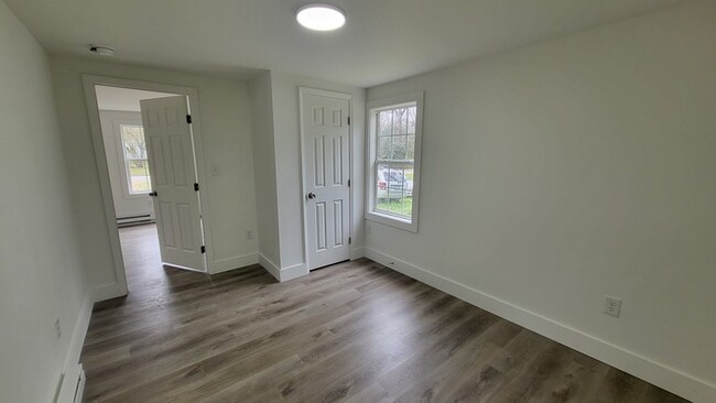 Building Photo - Renovated Two bedroom house for Rent in La...