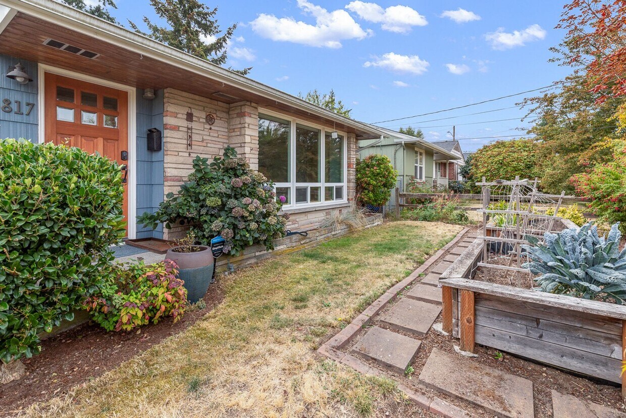 Foto principal - Cozy Gatewood 3 bed, 1 bath home