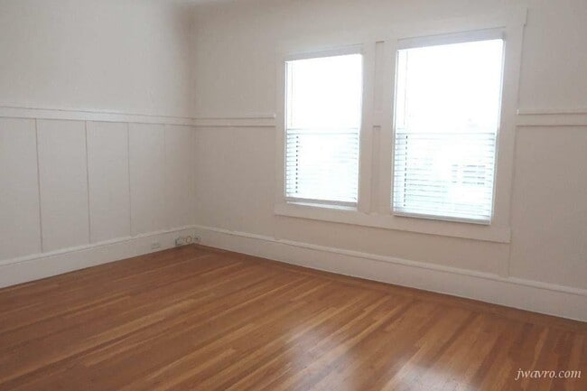 Building Photo - 598 12th Ave