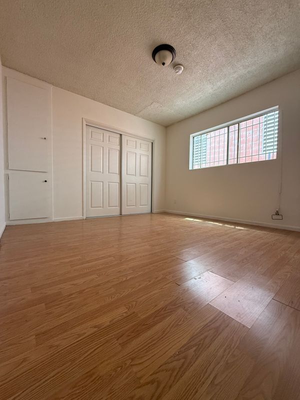 Foto del edificio - 120 N Boyle Ave