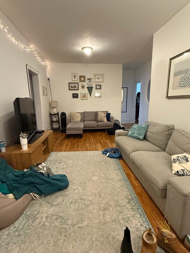 Building Photo - 56 Egmont St