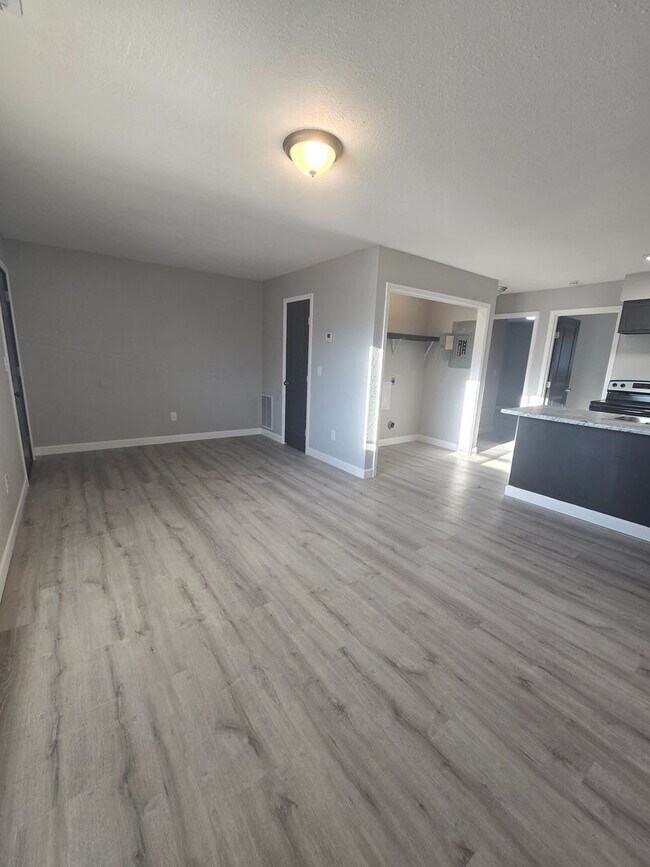 Foto del edificio - 2 Bedroom , 1 Bathroom Apartment!