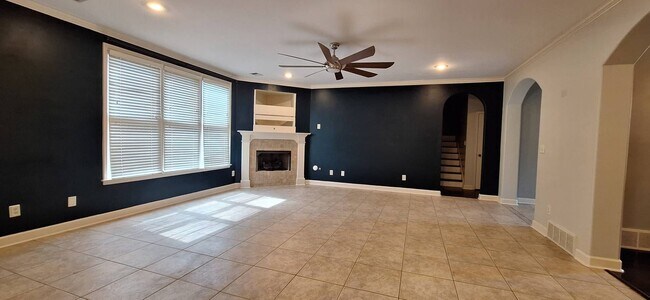 Foto del edificio - Gorgeous 5 bedroom 3 full bath home for rent