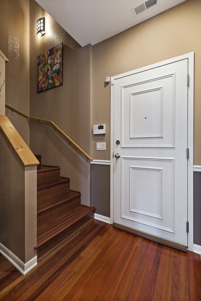 Foto del edificio - 4770 N Manor Ave