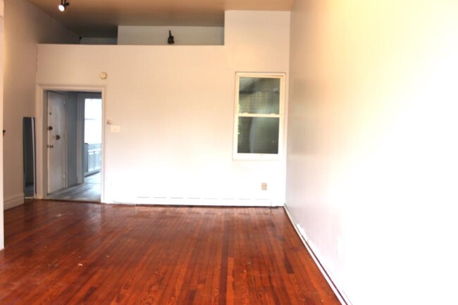Building Photo - 372 Palisade Ave