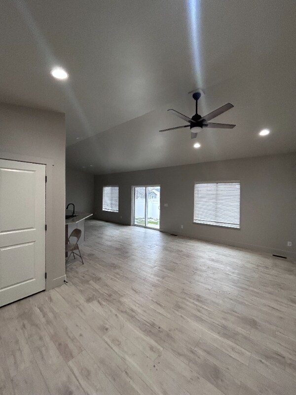 Foto del edificio - 106 Centennial Ct