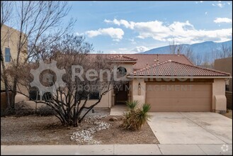 Building Photo - 1070 Calle Palo Verde