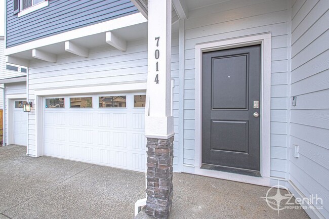 Building Photo - 7014 N 94th Ave