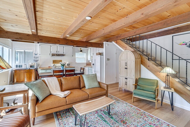 Building Photo - 923 Sagewood Dr