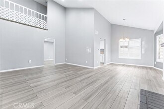 Building Photo - 83 Weepingwood
