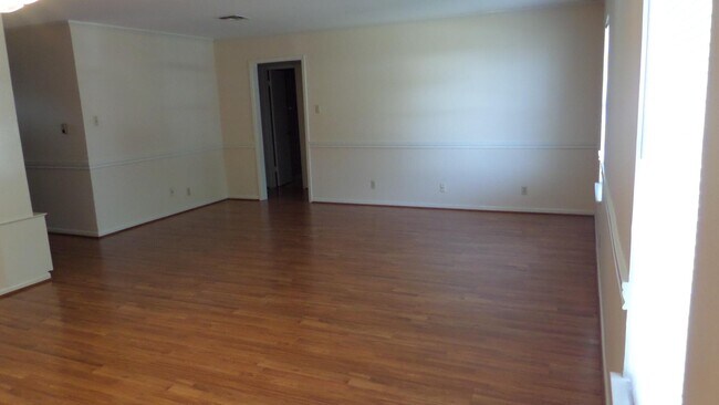 LIVING ROOM - 2700 Austin Ave