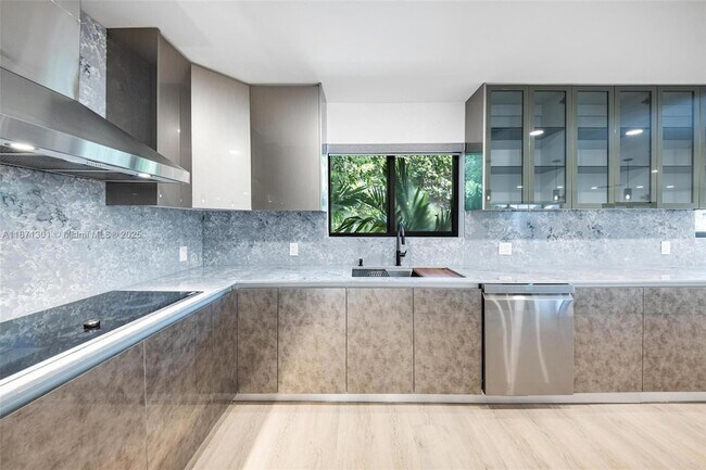 Building Photo - 7401 Miami View Dr