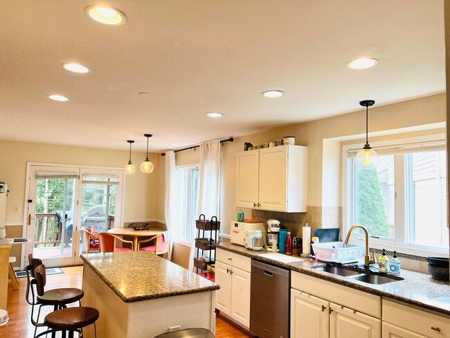 Breakfast area - 2914 Leslie Park Cir