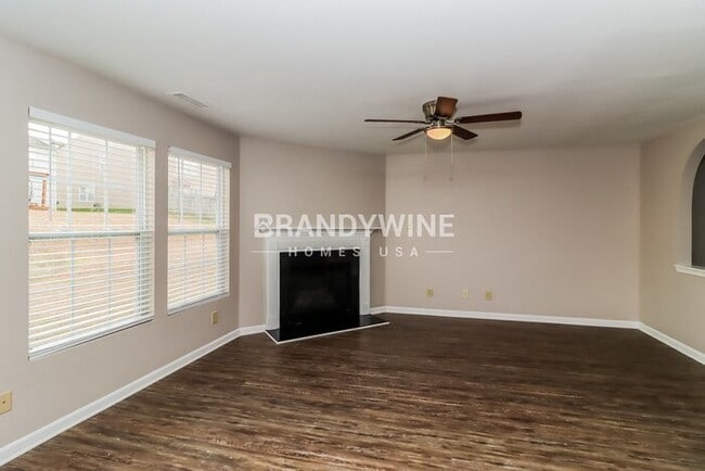 Building Photo - 1715 Larne Cir